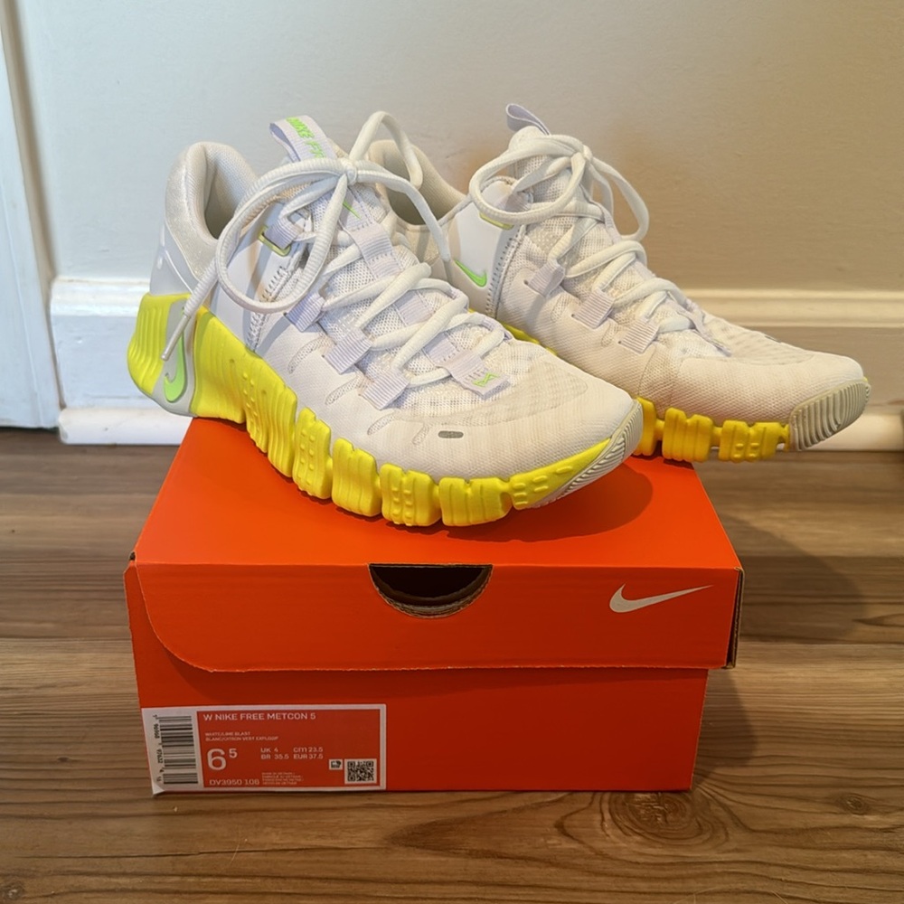 Nike Free Metcon 5 Women’s Sneakers